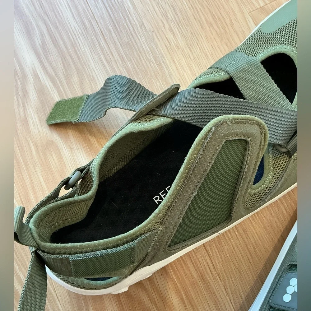 VivoBarefoot Tracker Hiking  Strappy Sandals in Olive Green Size EU 44
